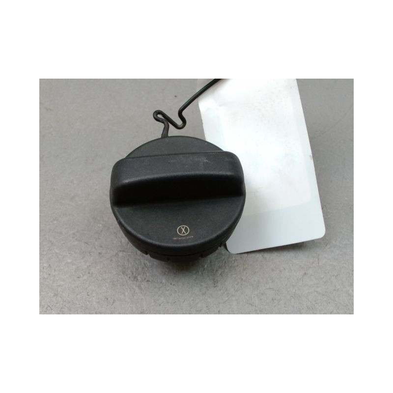 BOUCHON RESERVOIR A CARBURANT TOYOTA COROLLA 2004-
