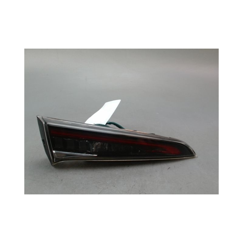 FEU ARRIERE INTERIEUR GAUCHE TOYOTA COROLLA 2004-