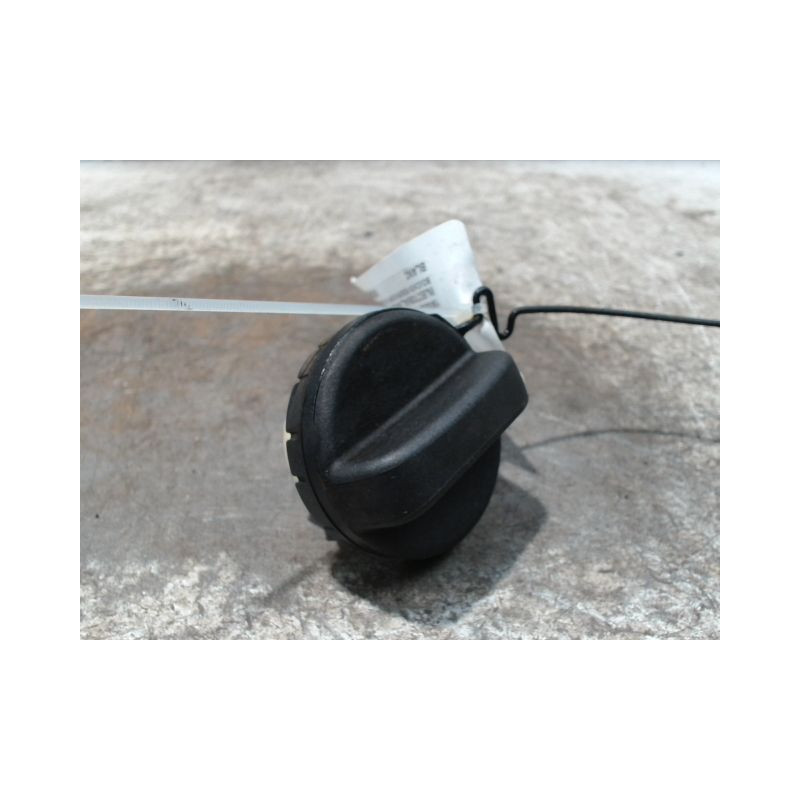 BOUCHON RESERVOIR A CARBURANT CITROEN C1 3P