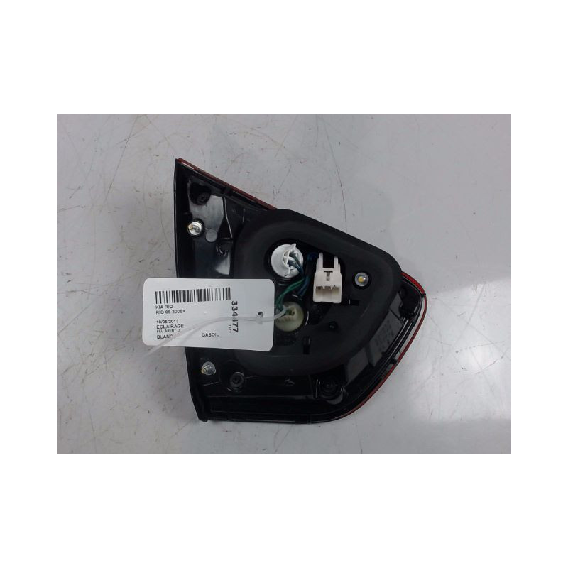 FEU ARRIERE INTERIEUR DROIT KIA RIO 2005-