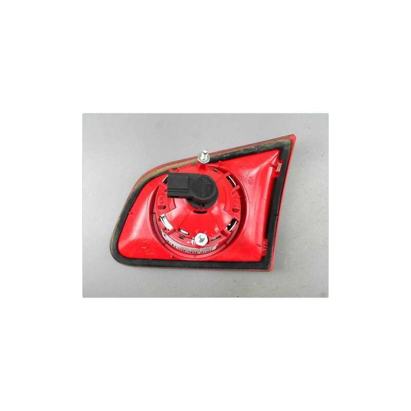 FEU ARRIERE INTERIEUR GAUCHE VOLKSWAGEN PASSAT SW 05-10