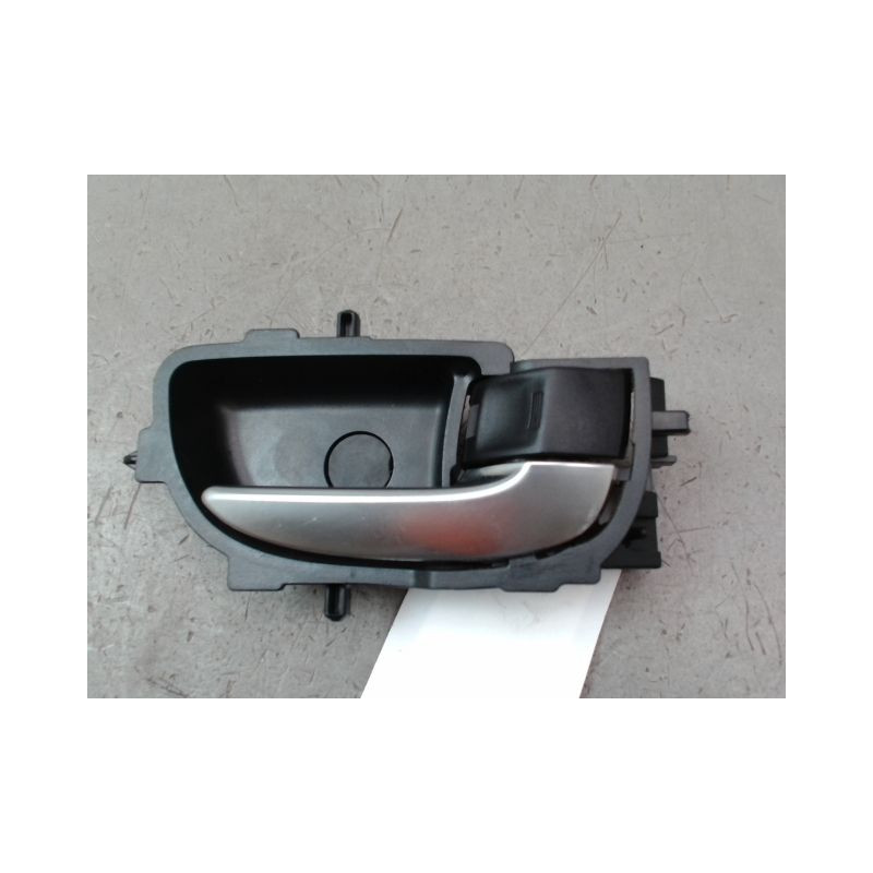 POIGNEE INTERIEURE PORTE AVANT DROIT TOYOTA AURIS 2010-