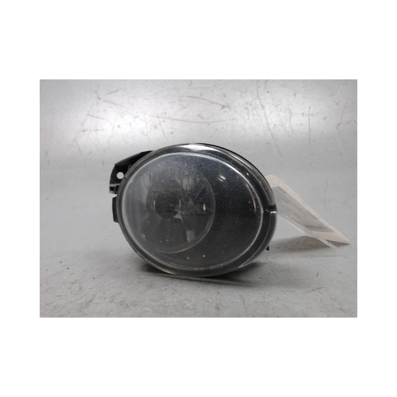 PHARE ANTIBROUILLARD AVANT DROIT VOLKSWAGEN PASSAT SW 2005-