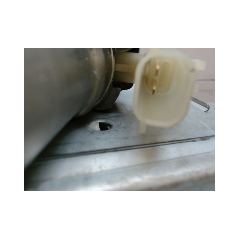MECANISME LEVE-GLACE AVANT DROIT DACIA SPRING