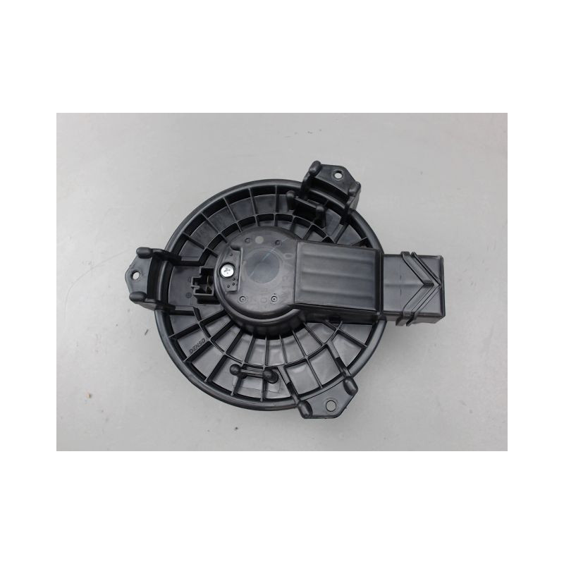 MOTEUR VENTILATEUR CHAUFFAGE TOYOTA YARIS