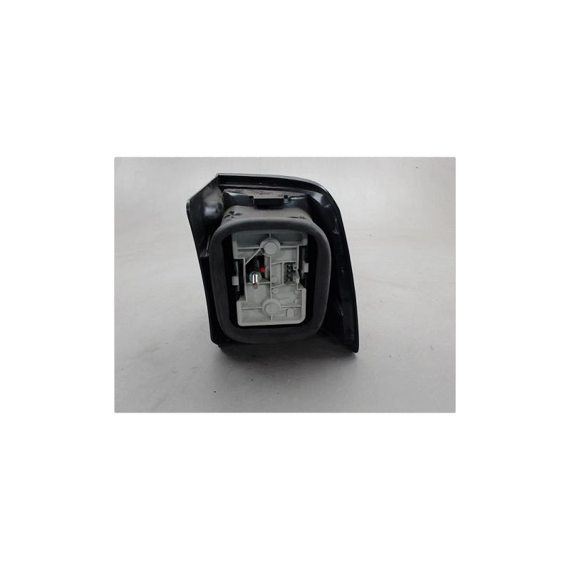FEU ARRIERE GAUCHE  CITROEN XANTIA BREAK 97-2001