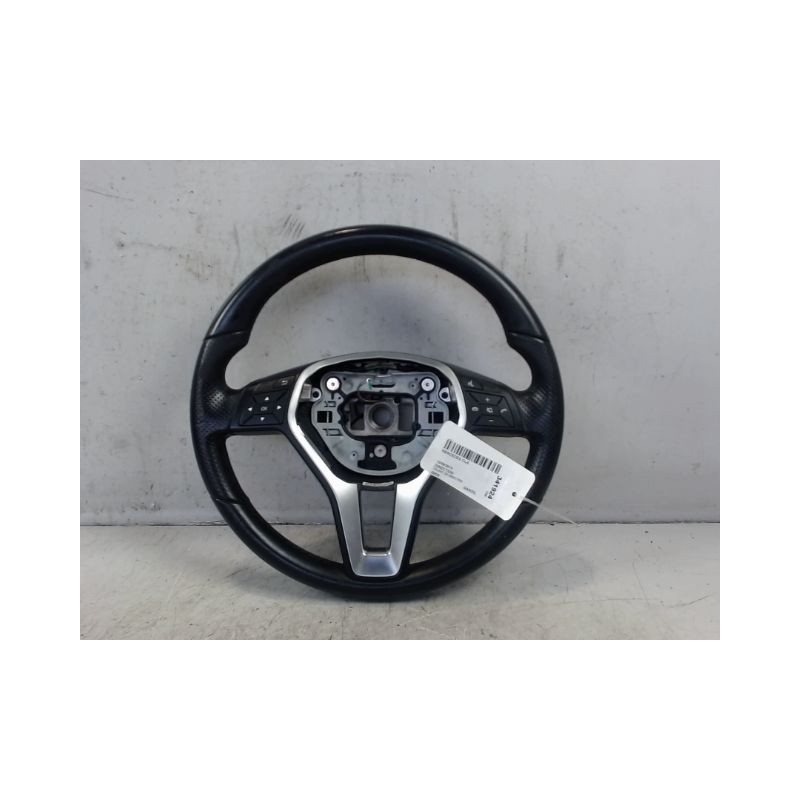 VOLANT DE DIRECTION MERCEDES CLA