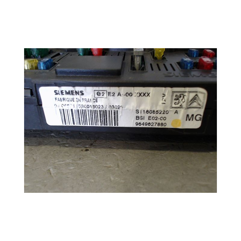 BOITIER GESTION HABITACLE PEUGEOT 206