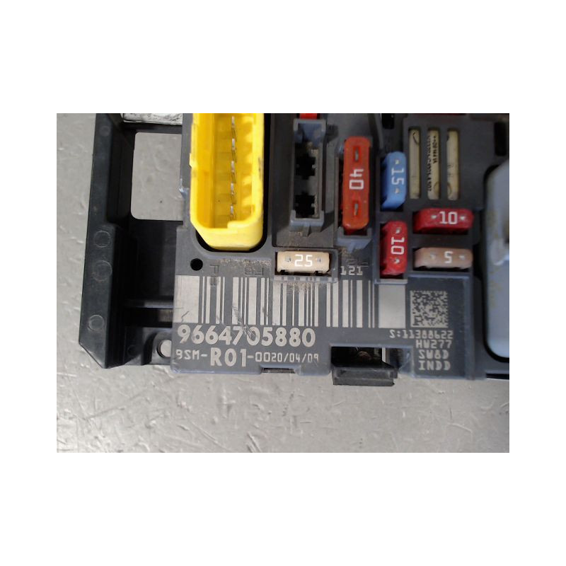 BOITE A FUSIBLES CITROEN C4 PICASSO