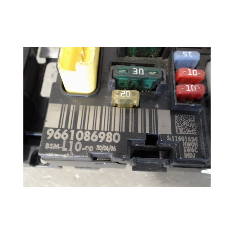 BOITE A FUSIBLES PEUGEOT 207 5P
