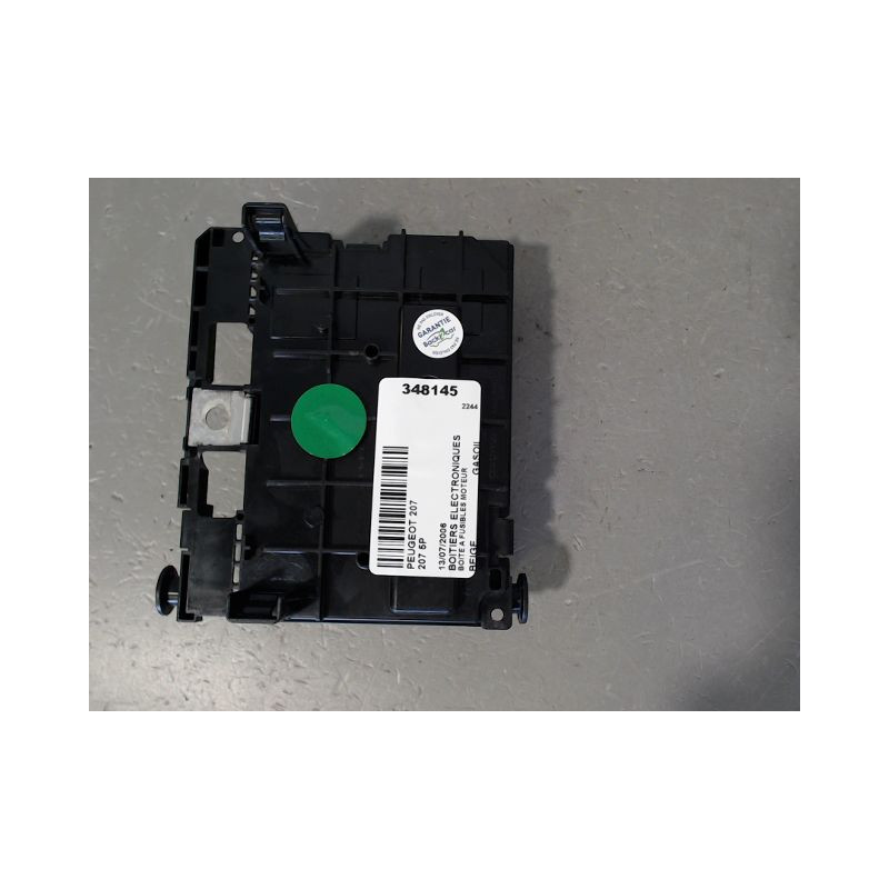 BOITE A FUSIBLES PEUGEOT 207 5P