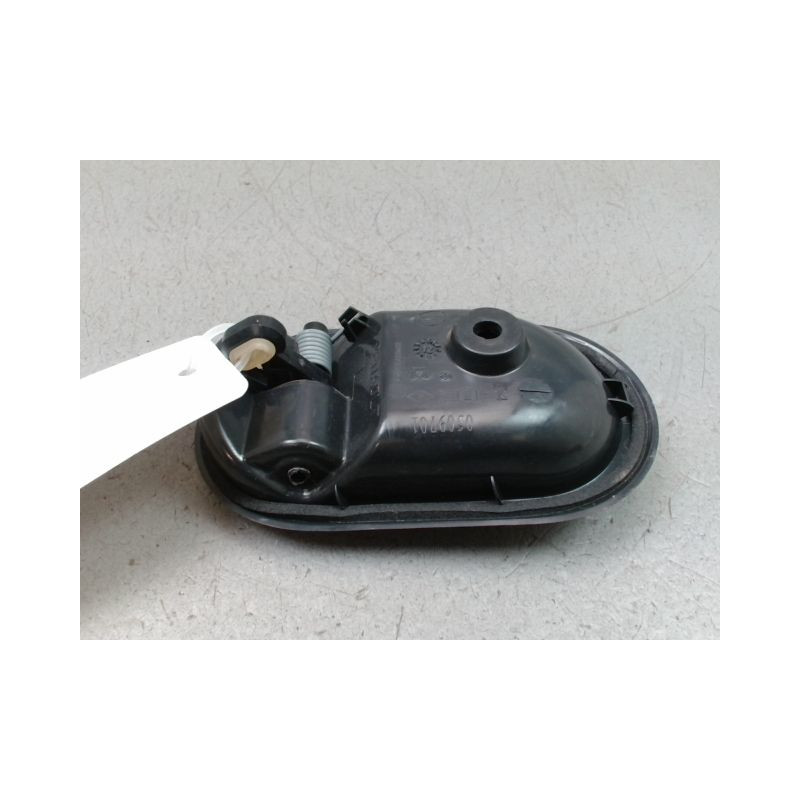 POIGNEE INTERIEURE PORTE AVANT DROIT DACIA DUSTER BREAK Phase 1 2010-2013