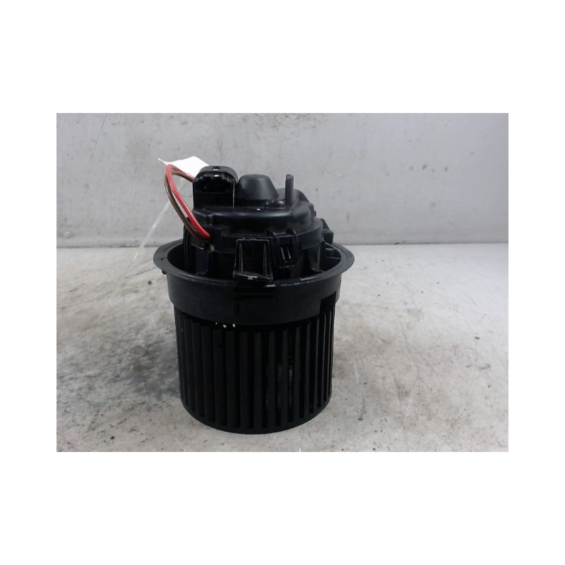 MOTEUR VENTILATEUR CHAUFFAGE RENAULT CLIO IV