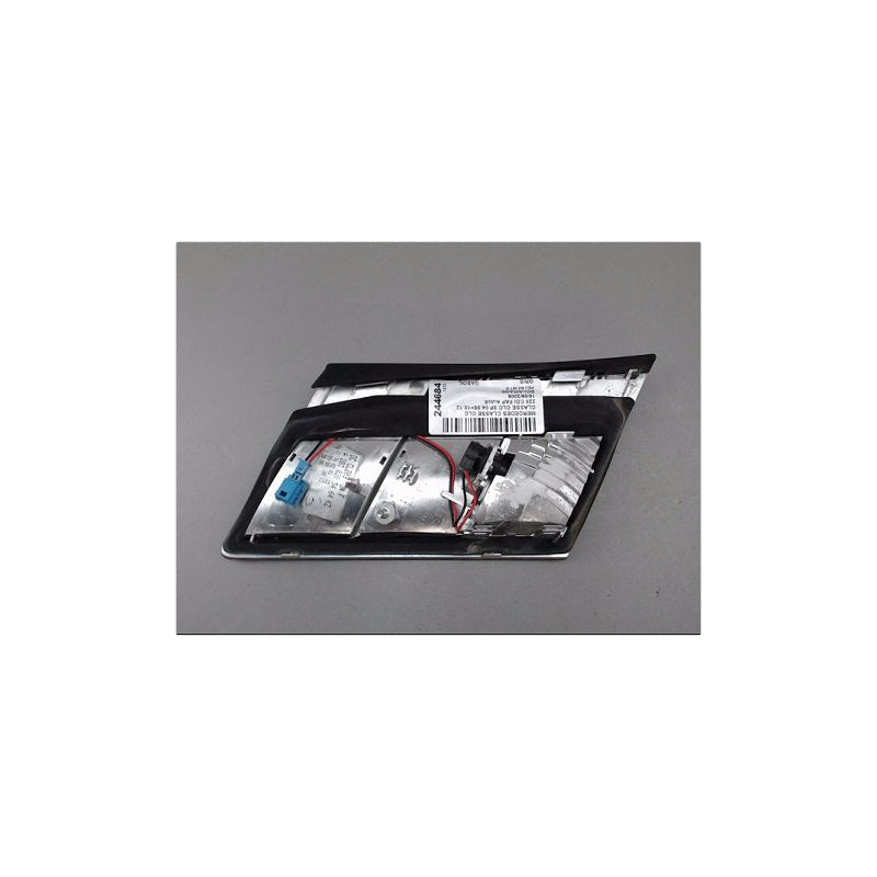 FEU ARRIERE INTERIEUR DROIT MERCEDES CLASSE CLC 08-12