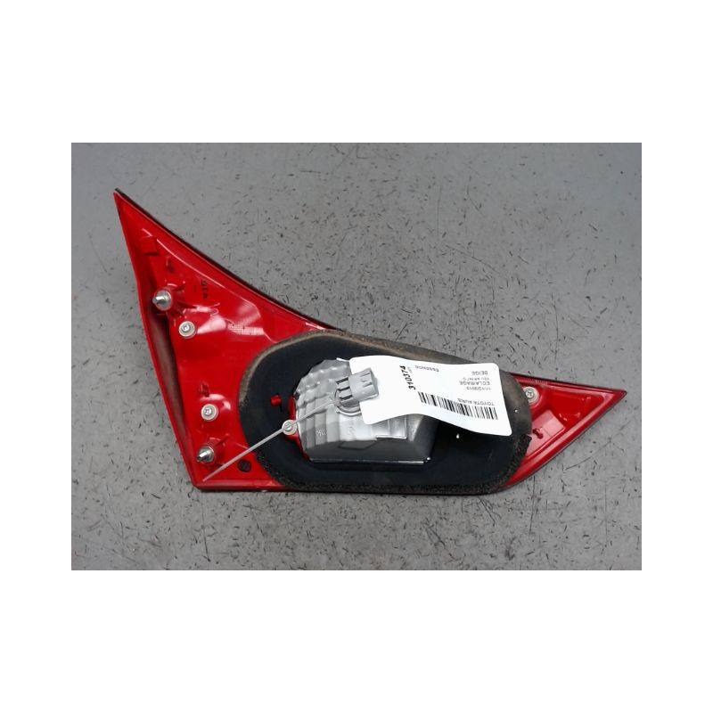 FEU ARRIERE INTERIEUR DROIT TOYOTA AURIS