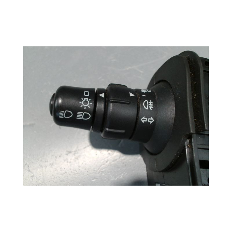 COMMANDE CLIGNOTANT RENAULT SCENIC II PH1 02-06
