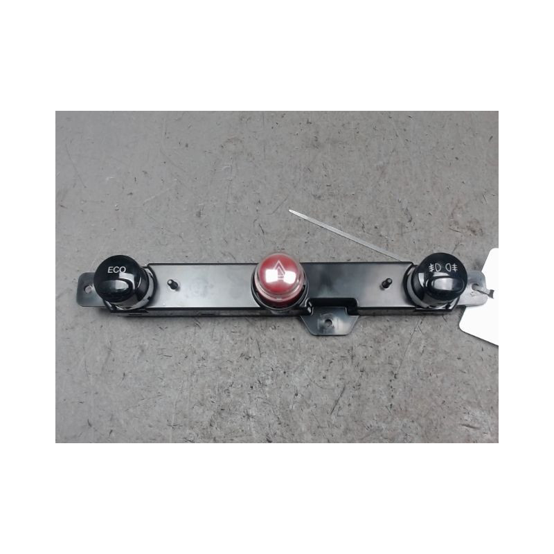 BOUTON DE WARNING FIAT 500 C 09-