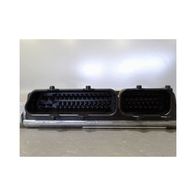CALCULATEUR MOTEUR VOLKSWAGEN GOLF