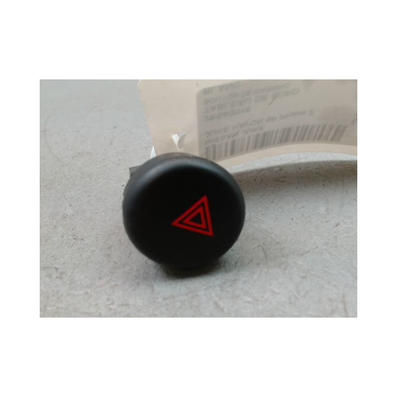 BOUTON DE WARNING NISSAN JUKE Phase 2 2014-...