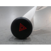 BOUTON DE WARNING NISSAN JUKE
