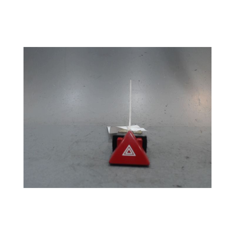 BOUTON DE WARNING KIA PICANTO