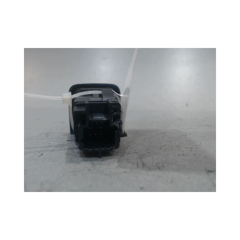 BOUTON DE WARNING RENAULT KADJAR
