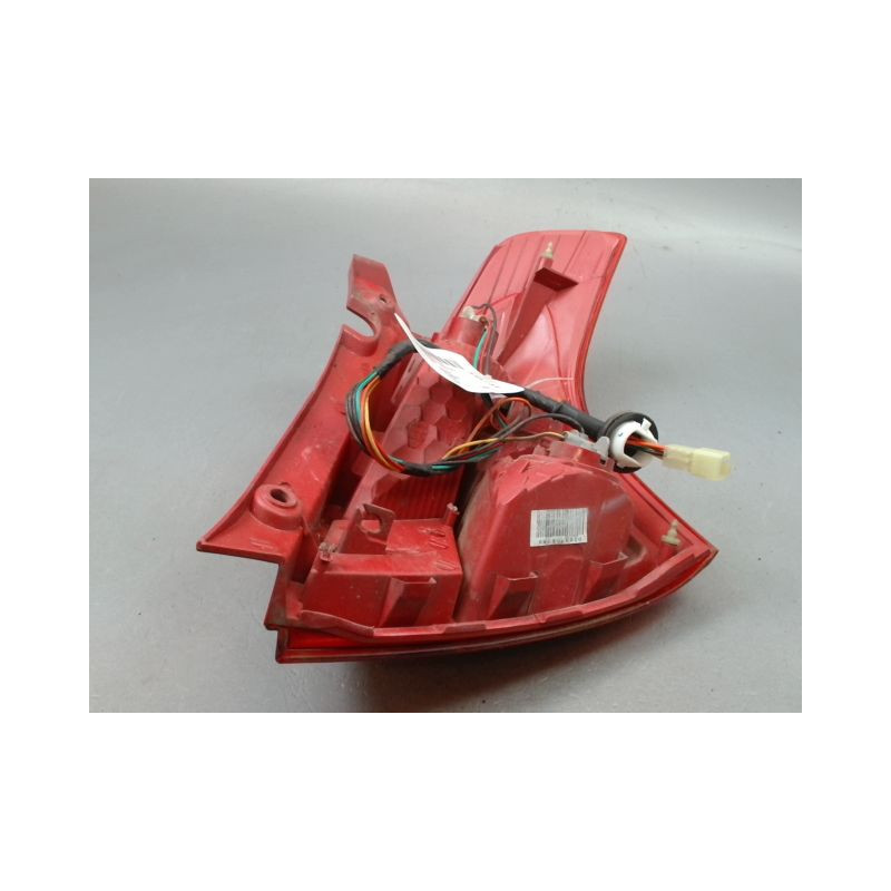 FEU ARRIERE GAUCHE  SUZUKI SWIFT III 2005-2011