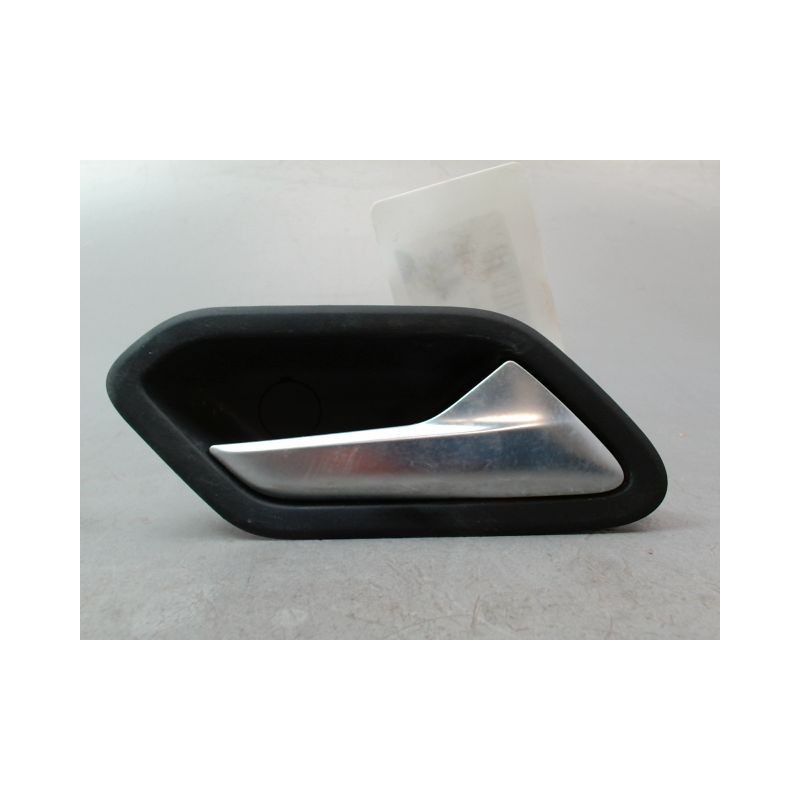POIGNEE INTERIEURE PORTE AVANT DROIT DACIA DUSTER BREAK Phase 2 2013-...