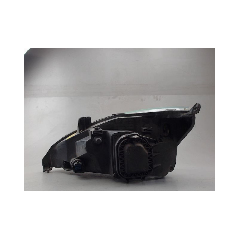 PHARE DROIT FORD FOCUS