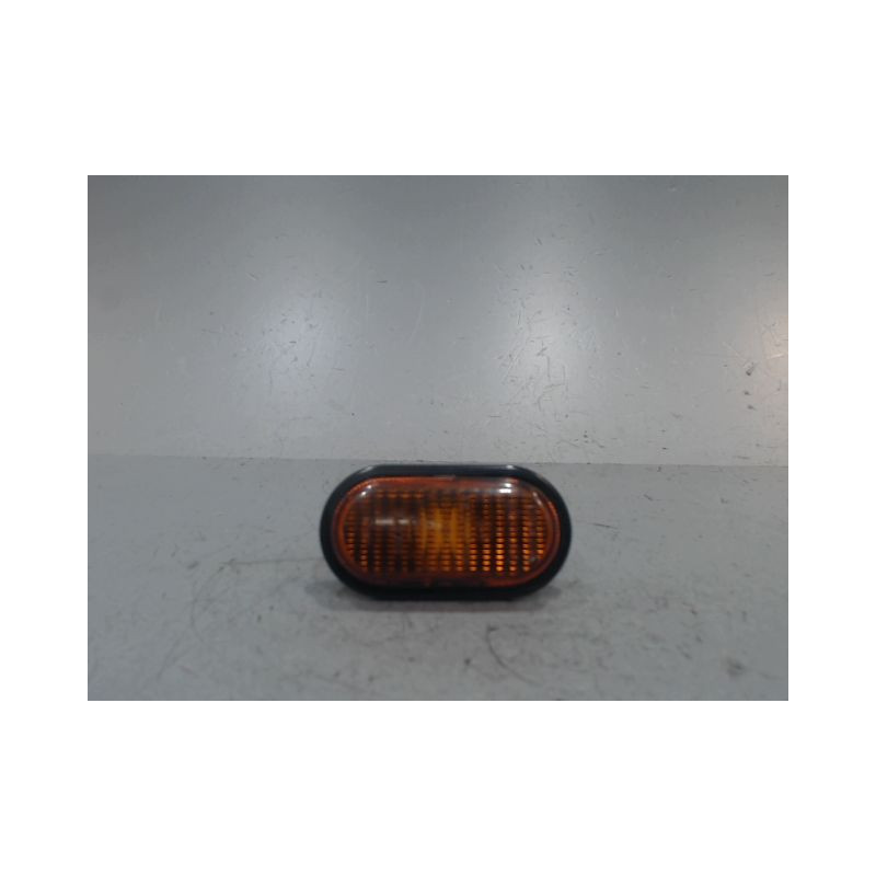 REPETITEUR AILE DROIT RENAULT MEGANE