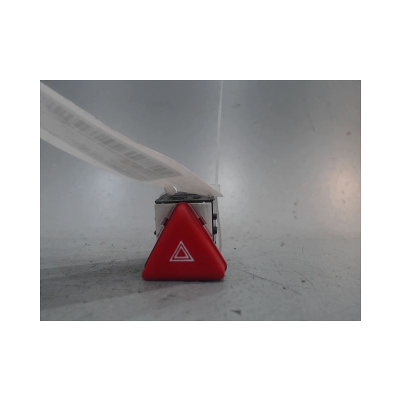 BOUTON DE WARNING VOLKSWAGEN GOLF