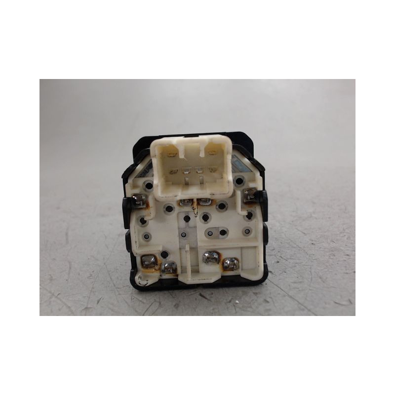 COMMANDE LEVE-GLACE PORTE AVG CHEVROLET SPARK