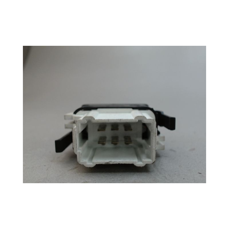 COMMANDE LEVE-GLACE PORTE AVD RENAULT CLIO