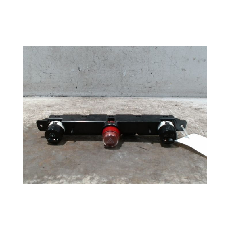 BOUTON DE WARNING FIAT 500 2007-