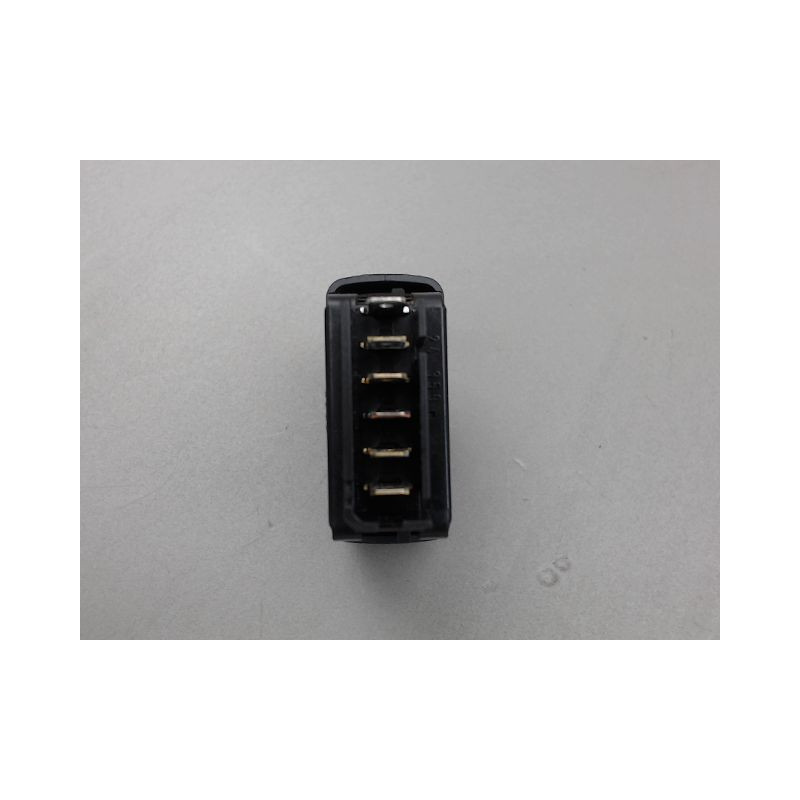 COMMANDE LEVE-GLACE PORTE AVD RENAULT CLIO