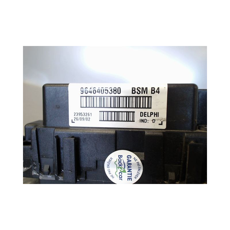 BOITE A FUSIBLES PEUGEOT 807