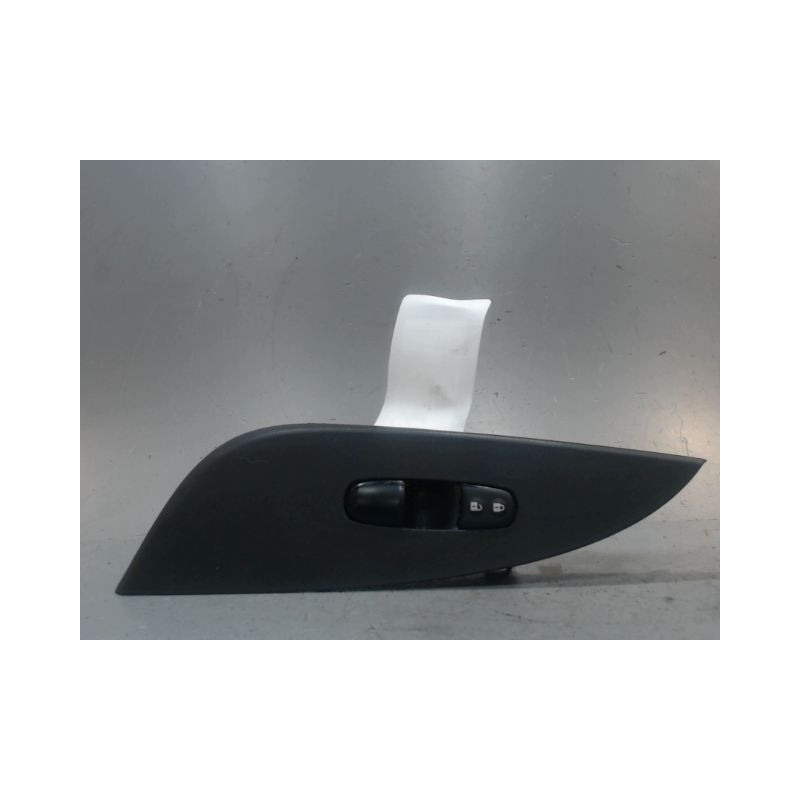 COMMANDE LEVE-GLACE PORTE AVD NISSAN PULSAR