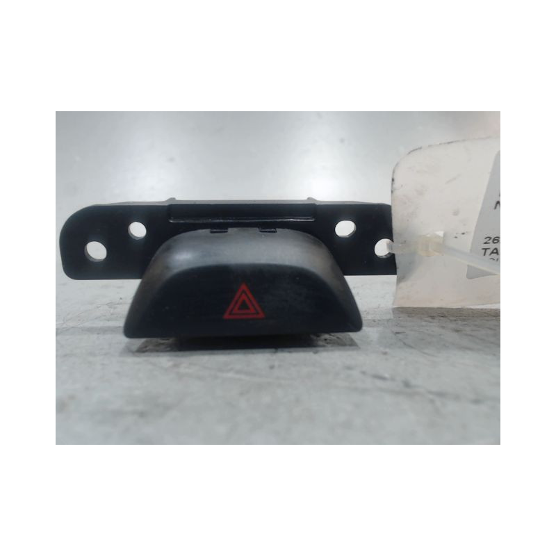 BOUTON DE WARNING NISSAN PULSAR