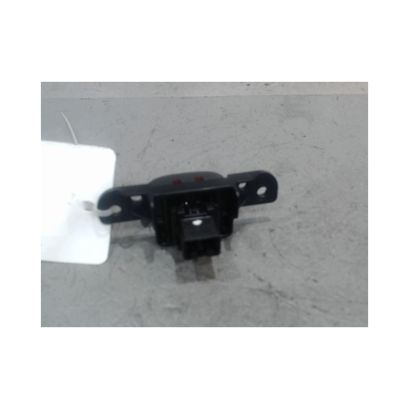 BOUTON DE WARNING NISSAN PULSAR