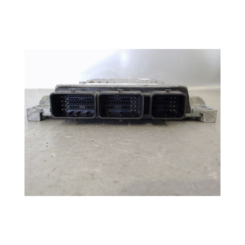 CALCULATEUR MOTEUR RENAULT MEGANE
