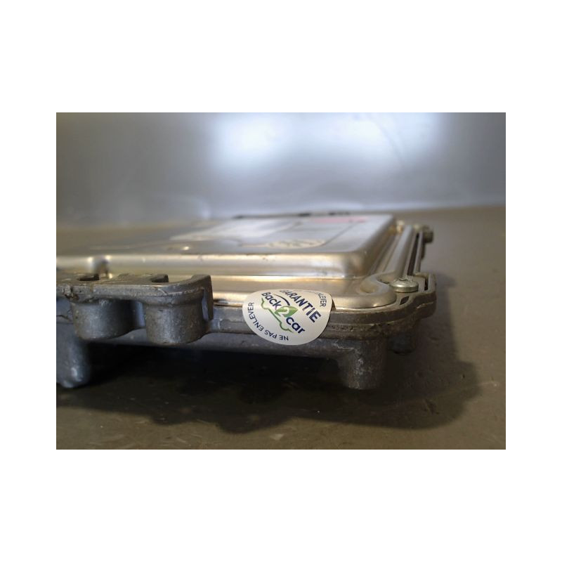 CALCULATEUR MOTEUR RENAULT MEGANE