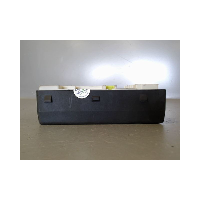 BOITE A FUSIBLES RENAULT MEGANE