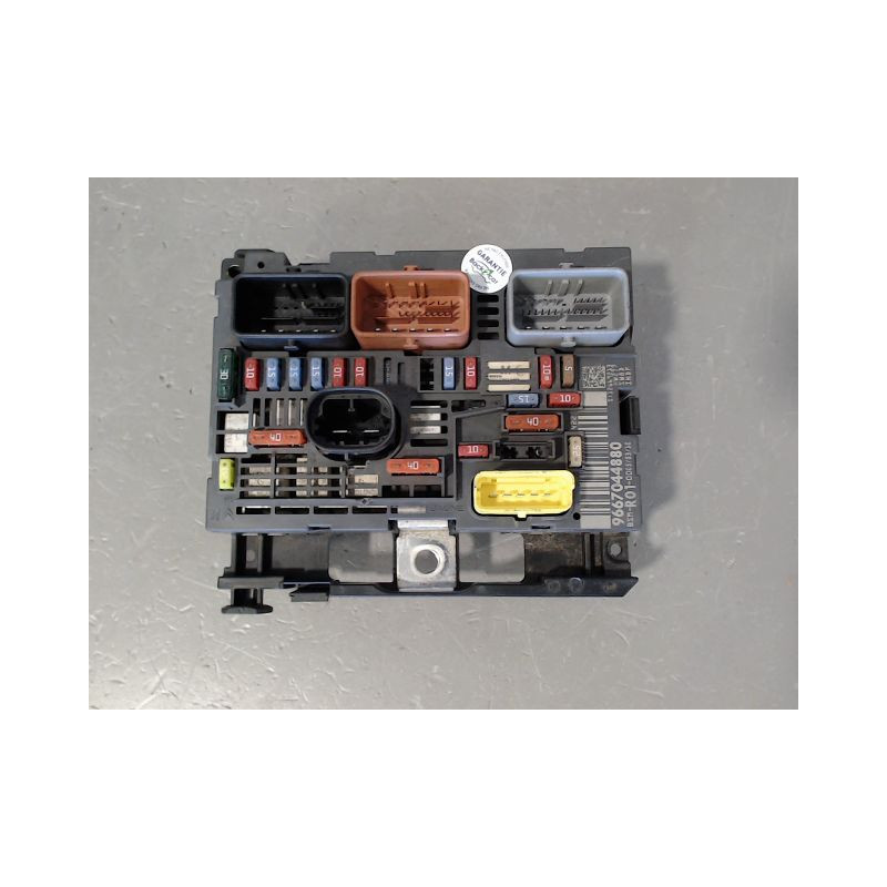 BOITE A FUSIBLES CITROEN C4