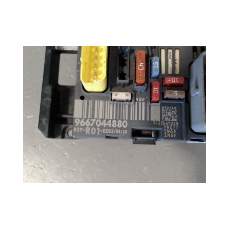 BOITE A FUSIBLES CITROEN C4