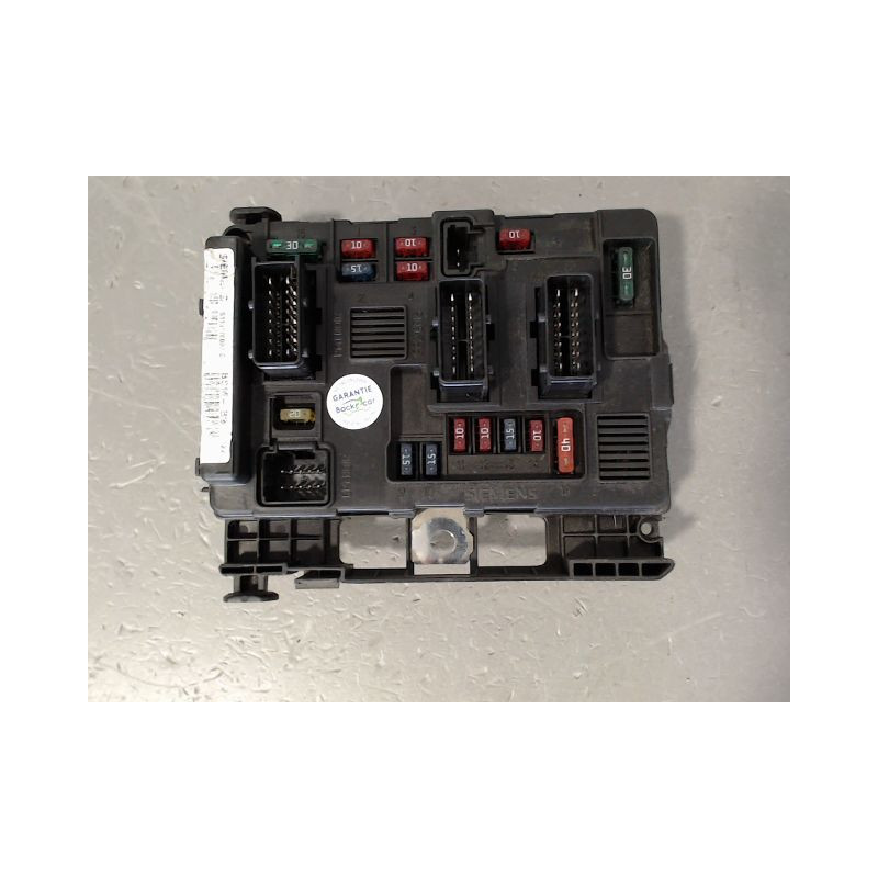 BOITE A FUSIBLES PEUGEOT 206