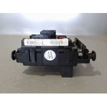 BOITE A FUSIBLES PEUGEOT 206