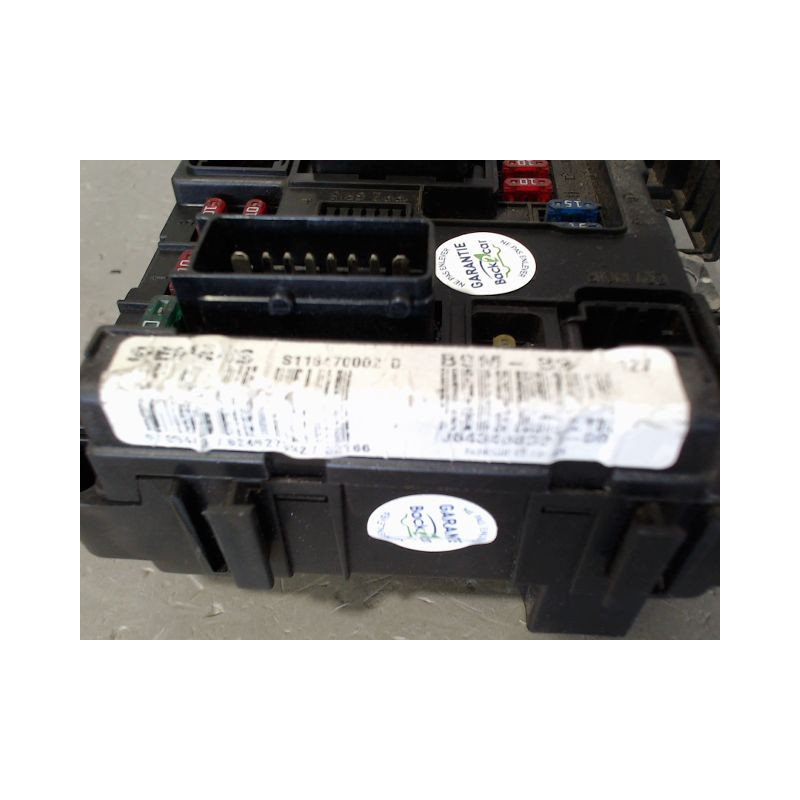 BOITE A FUSIBLES PEUGEOT 206