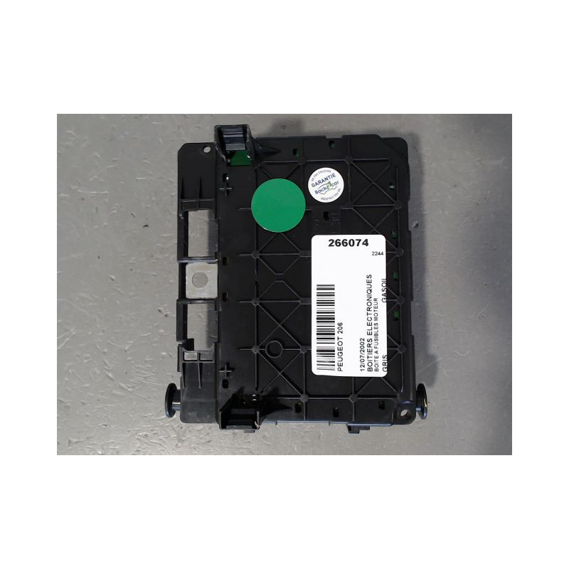 BOITE A FUSIBLES PEUGEOT 206