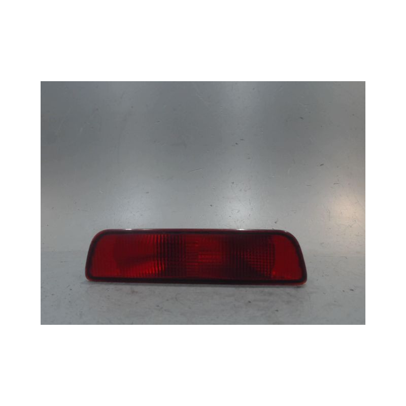 FEU BROUILLARD CENTRAL ARRIERE NISSAN QASHQAI