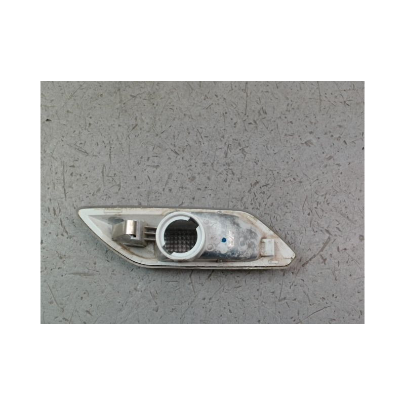REPETITEUR AILE DROIT DACIA SANDERO 2008-